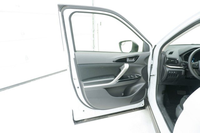 New 2026 White Diamond Mitsubishi LE 1.5T S-AWC image 13