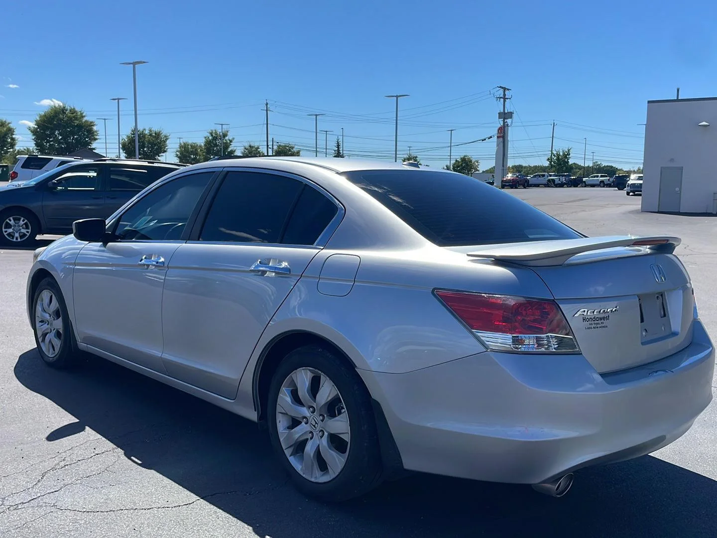 Used 2009 Polished Metal Metallic Honda EX-L image 11