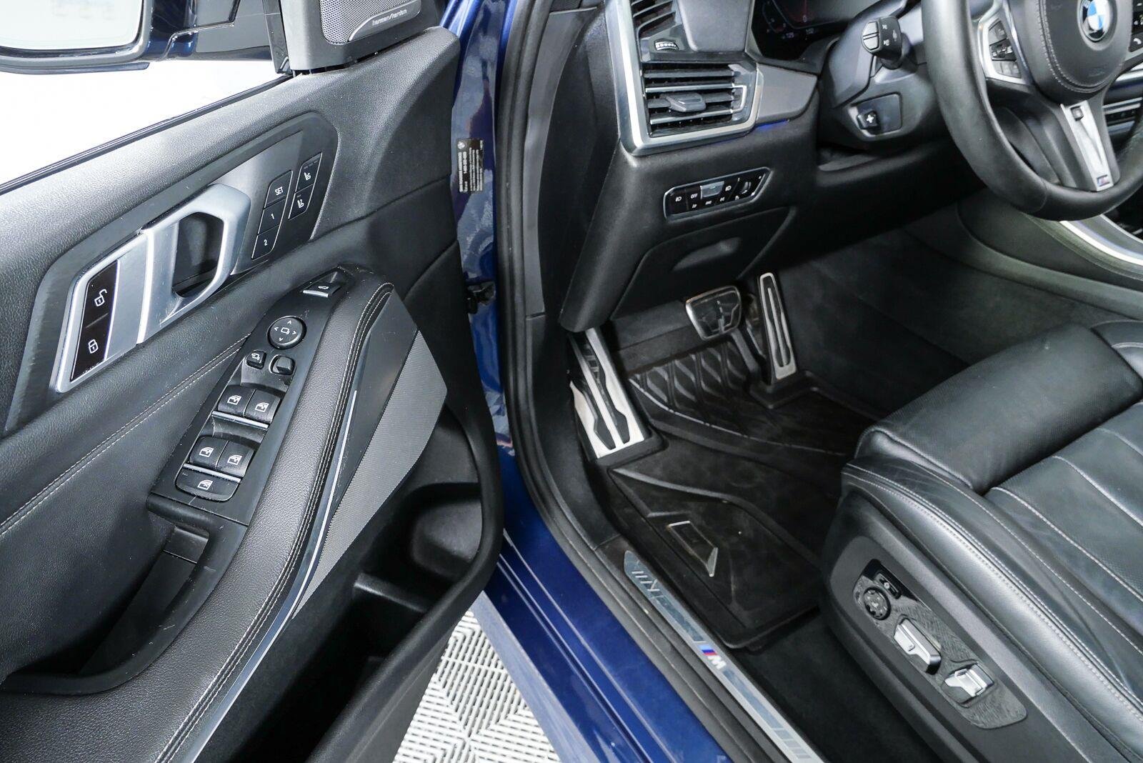 Used 2019 Tanzanite Blue II Metallic BMW xDrive40i image 8