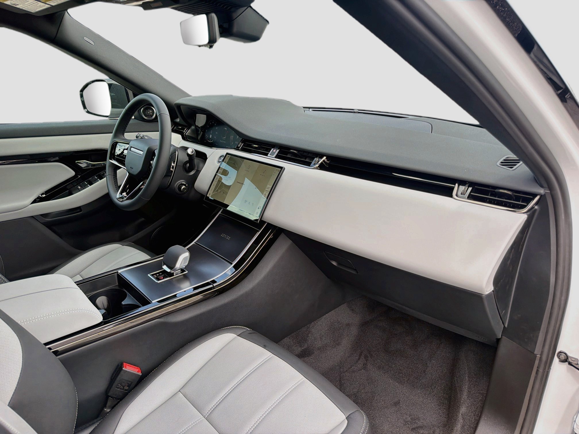New 2026 Ostuni Pearl White Land Rover Hoxton Edition image 14
