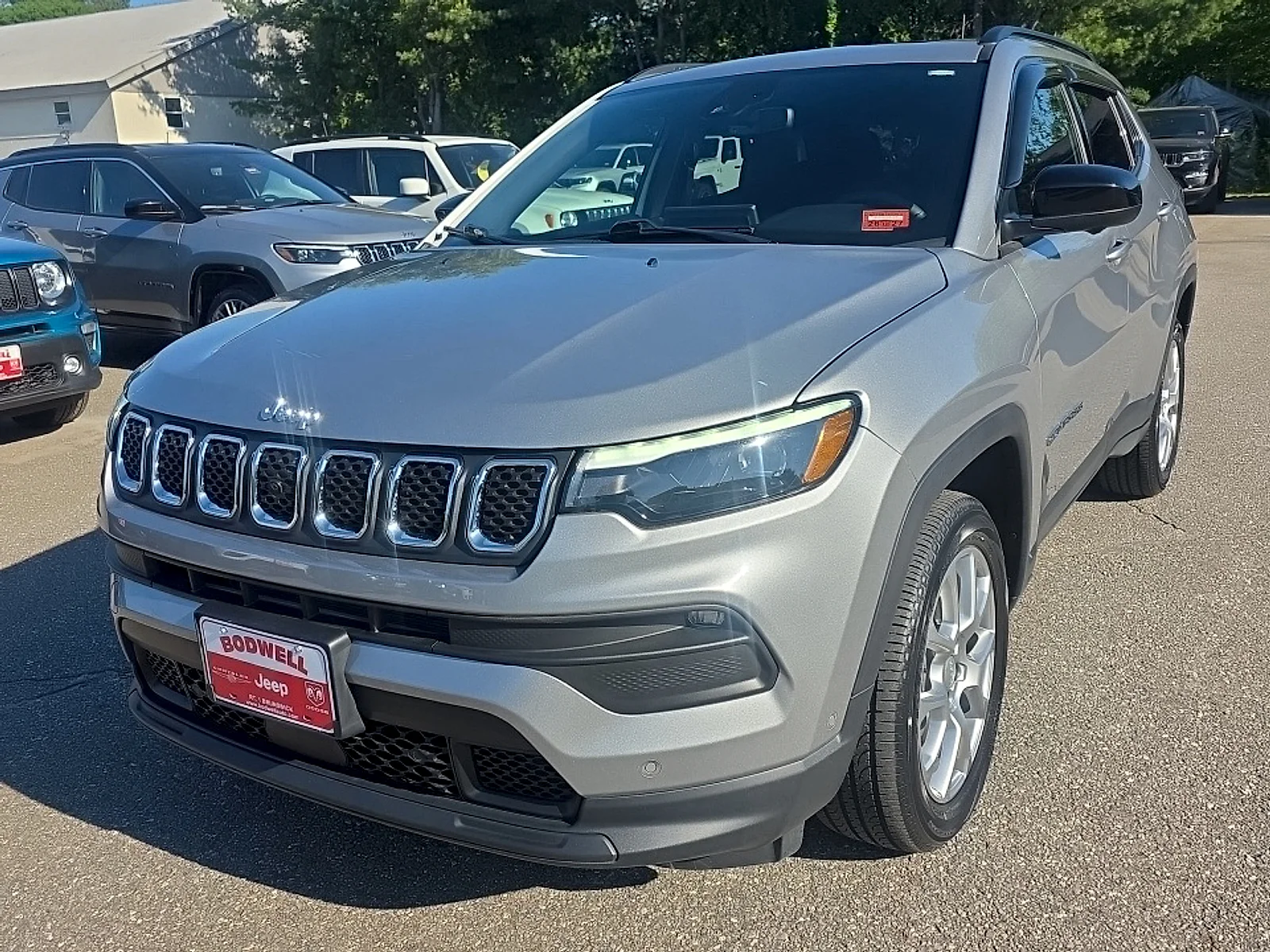 2023 Jeep Compass Latitude Lux 4X4's photo