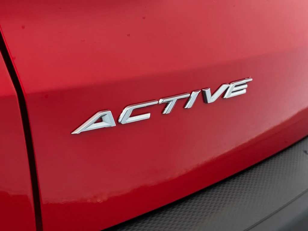 Used 2024 Red Ford Active image 10