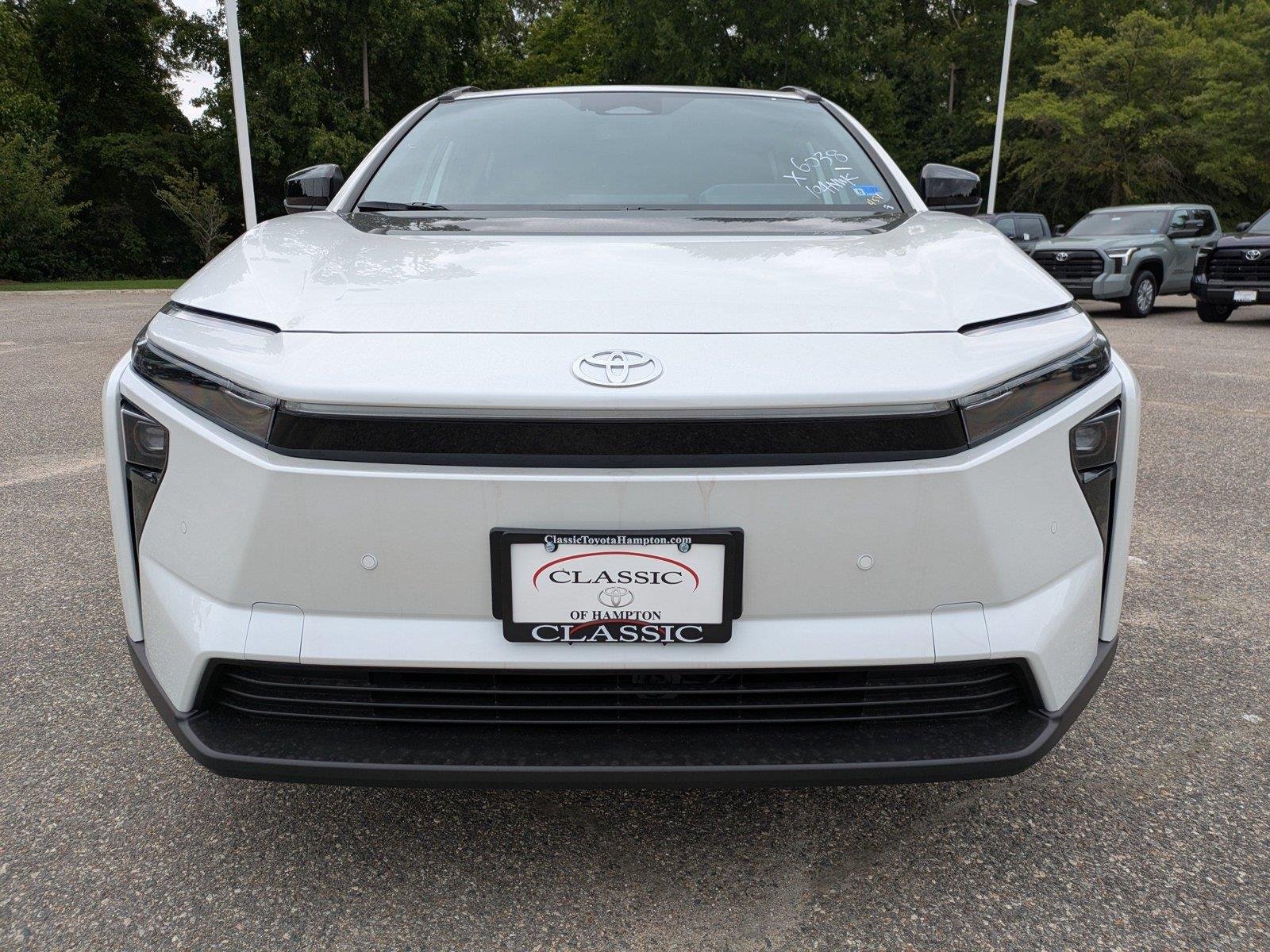 New 2026 Wind Chill Pearl Toyota XLE image 9