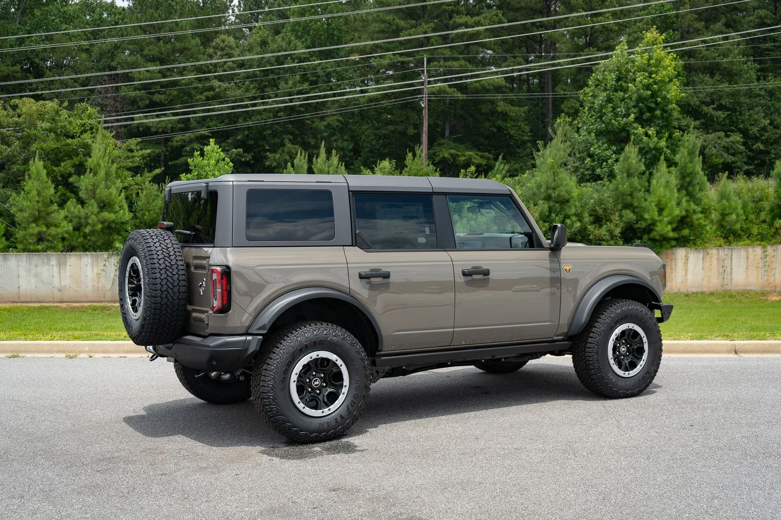 New 2026 Marsh Gray Ford Badlands® image 19