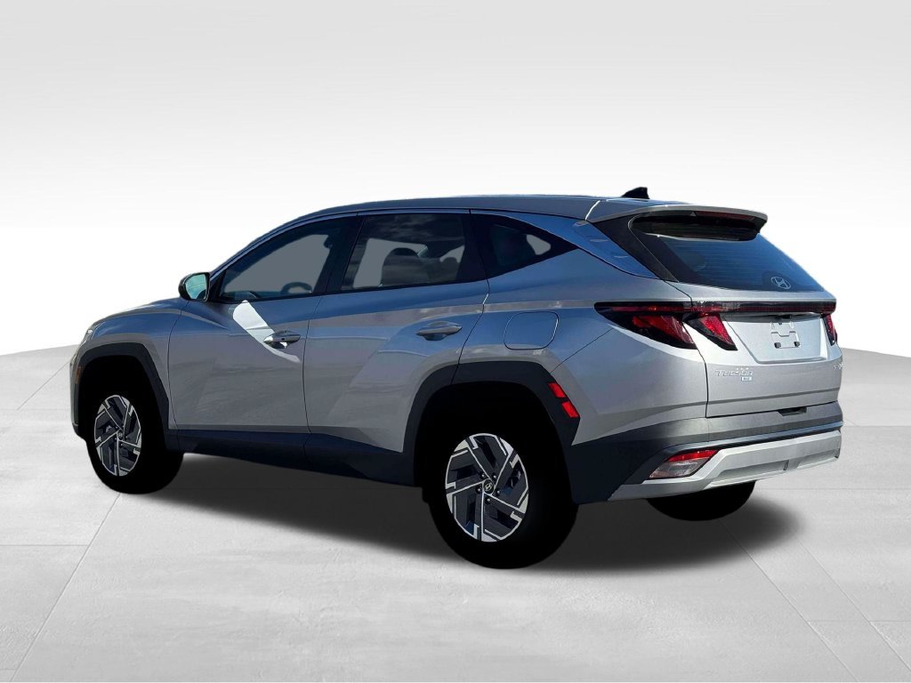 Used 2026 Silver Hyundai Blue SE image 5