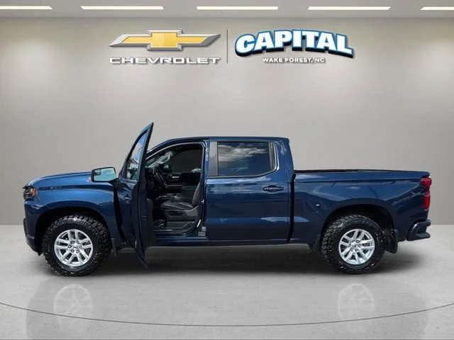 Used 2020 NORTHSKY BLUE METALLIC Chevrolet RST image 9