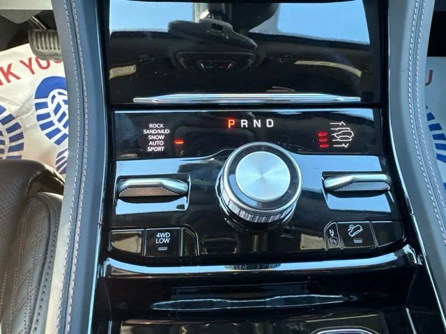 New 2027 White/off-white Jeep Summit image 24