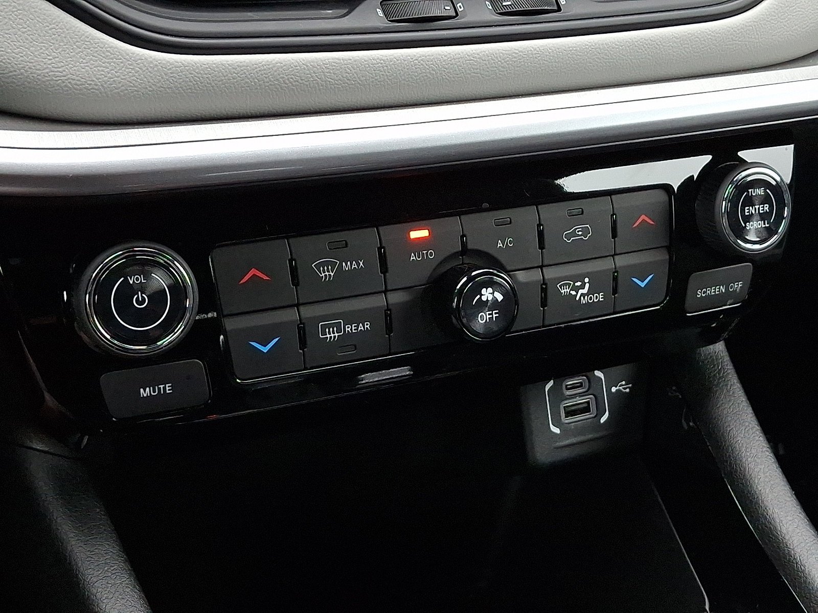 Certified Used 2026 Red Hot Pearlcoat Jeep Limited image 17