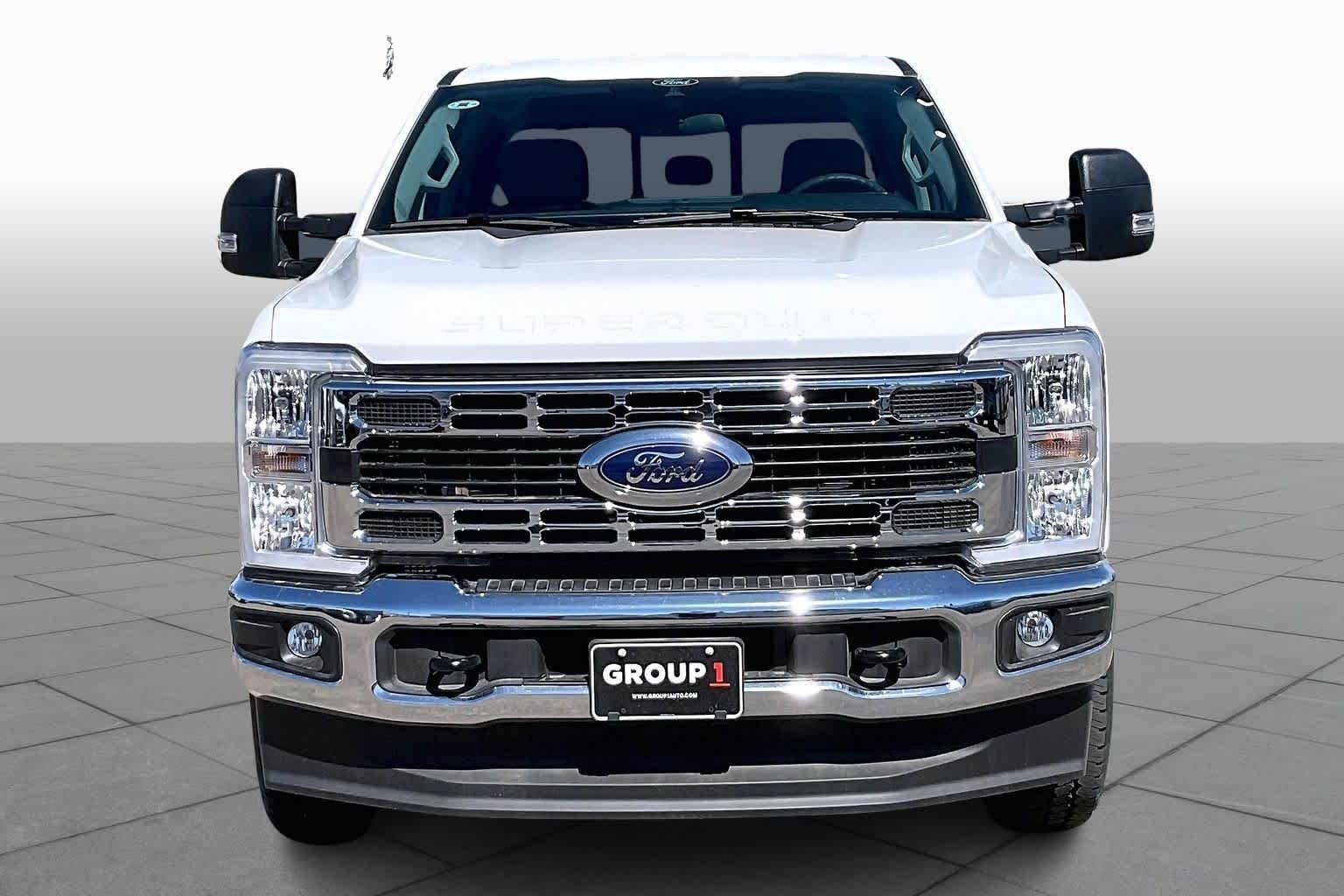 New 2026 Oxford White Ford F-350® XLT image 3