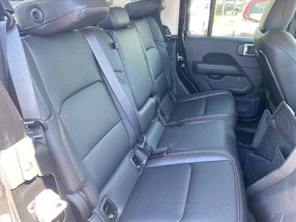New 2026 Black Clear-Coat Exterior Paint Jeep Sahara image 15
