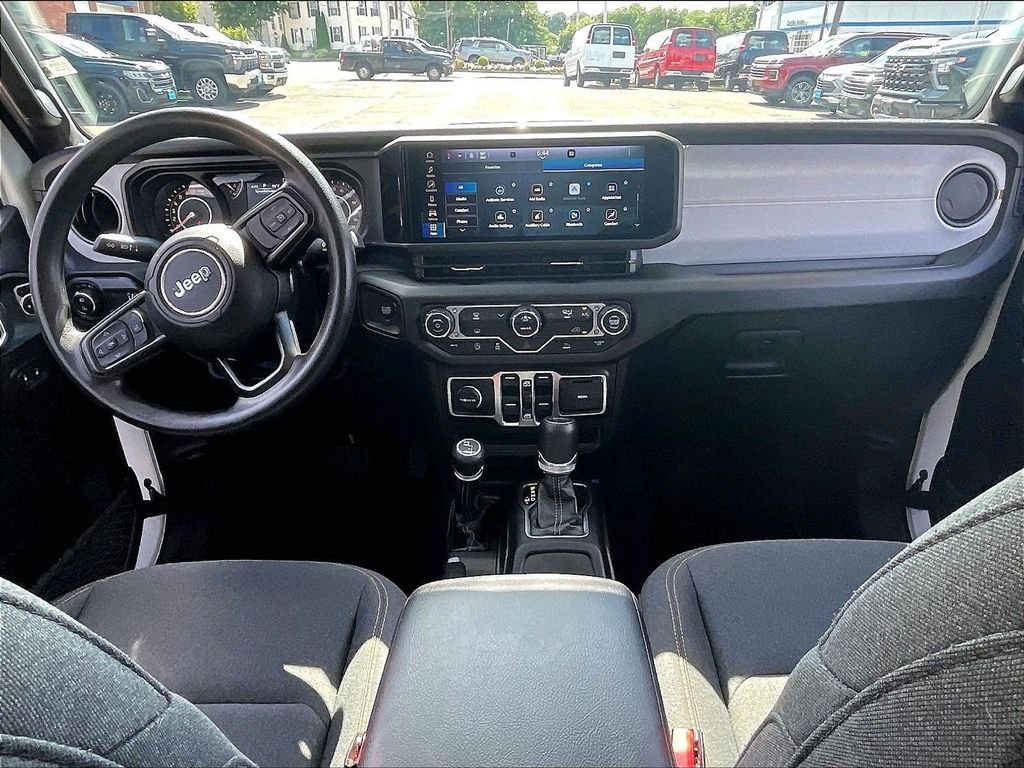 Used 2025 White Jeep Nighthawk image 21