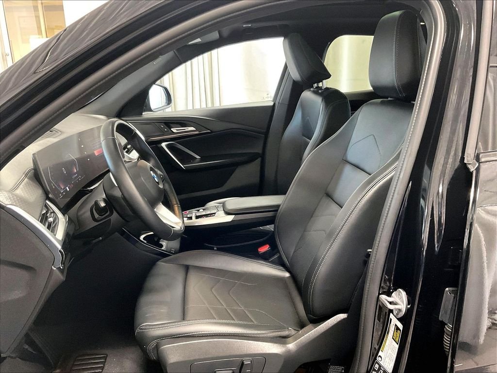 Used 2026 Black BMW xDrive28i image 10