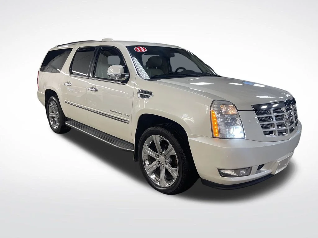 Used 2013 White Cadillac Luxury image 8