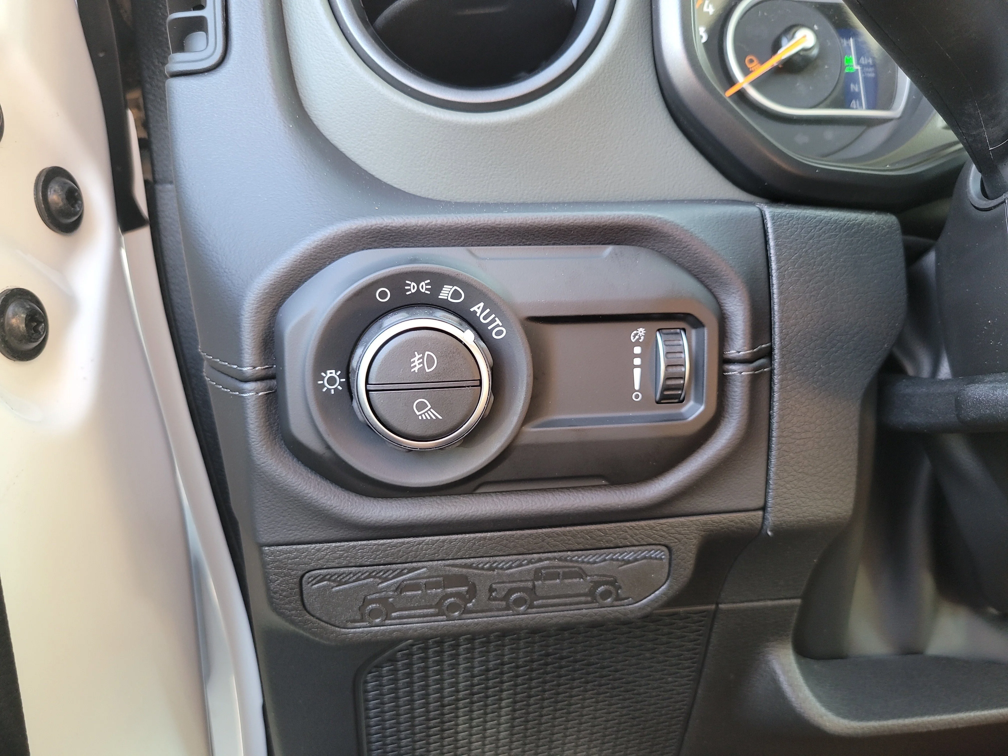 New 2026 Bright White Clearcoat Jeep Mojave X image 21