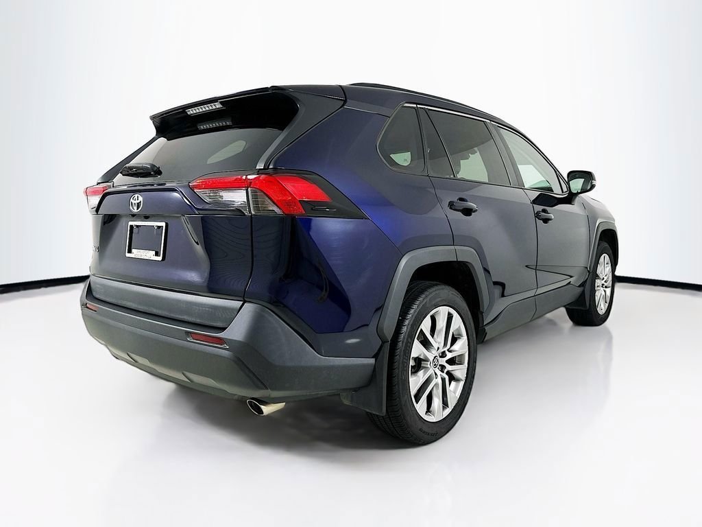 Used 2022 Blue Toyota XLE Premium image 21