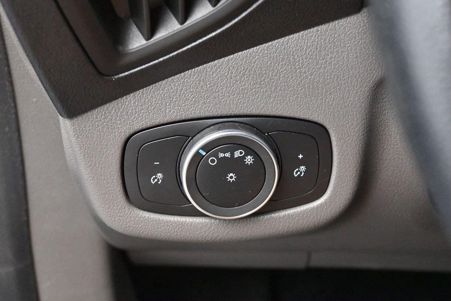 Used 2022 Solar Silver Ford XL image 27