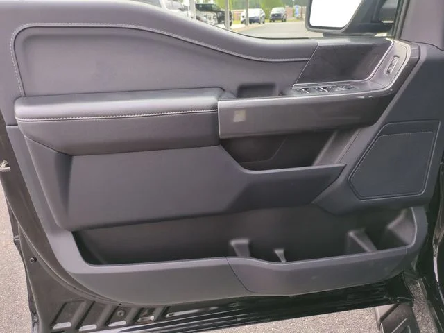 Used 2023 Black Ford XLT image 12