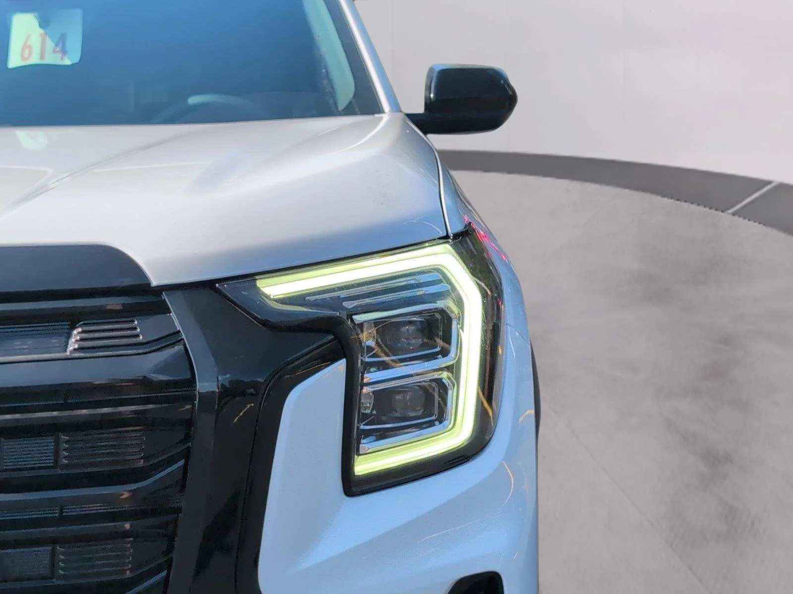 New 2026 Summit White GMC Elevation image 32