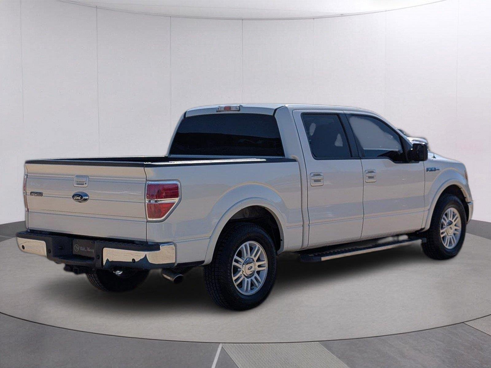 Used 2009  Ford XL image 6
