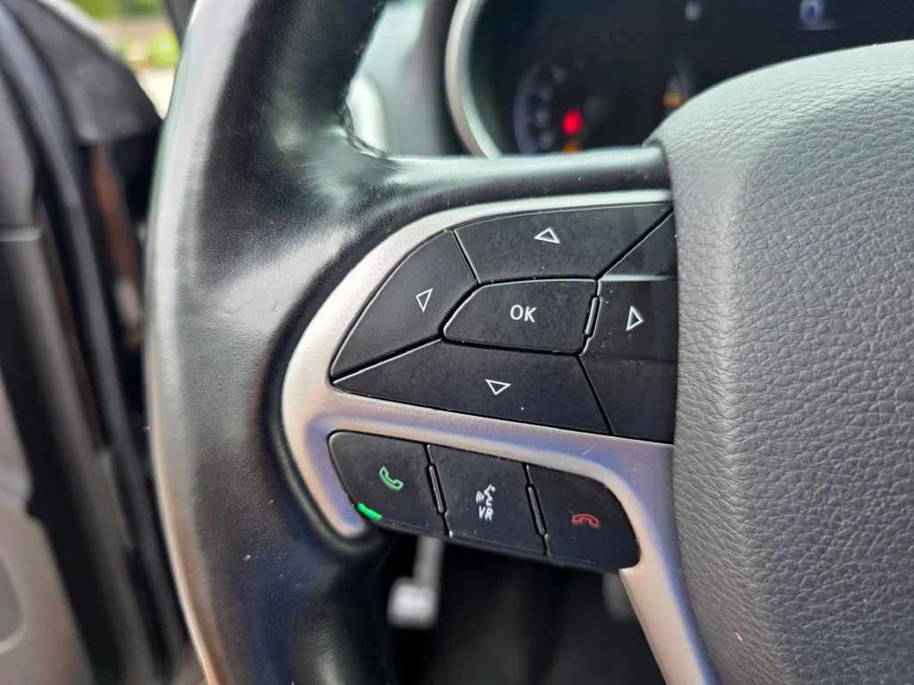 Used 2021  Jeep Laredo X image 20