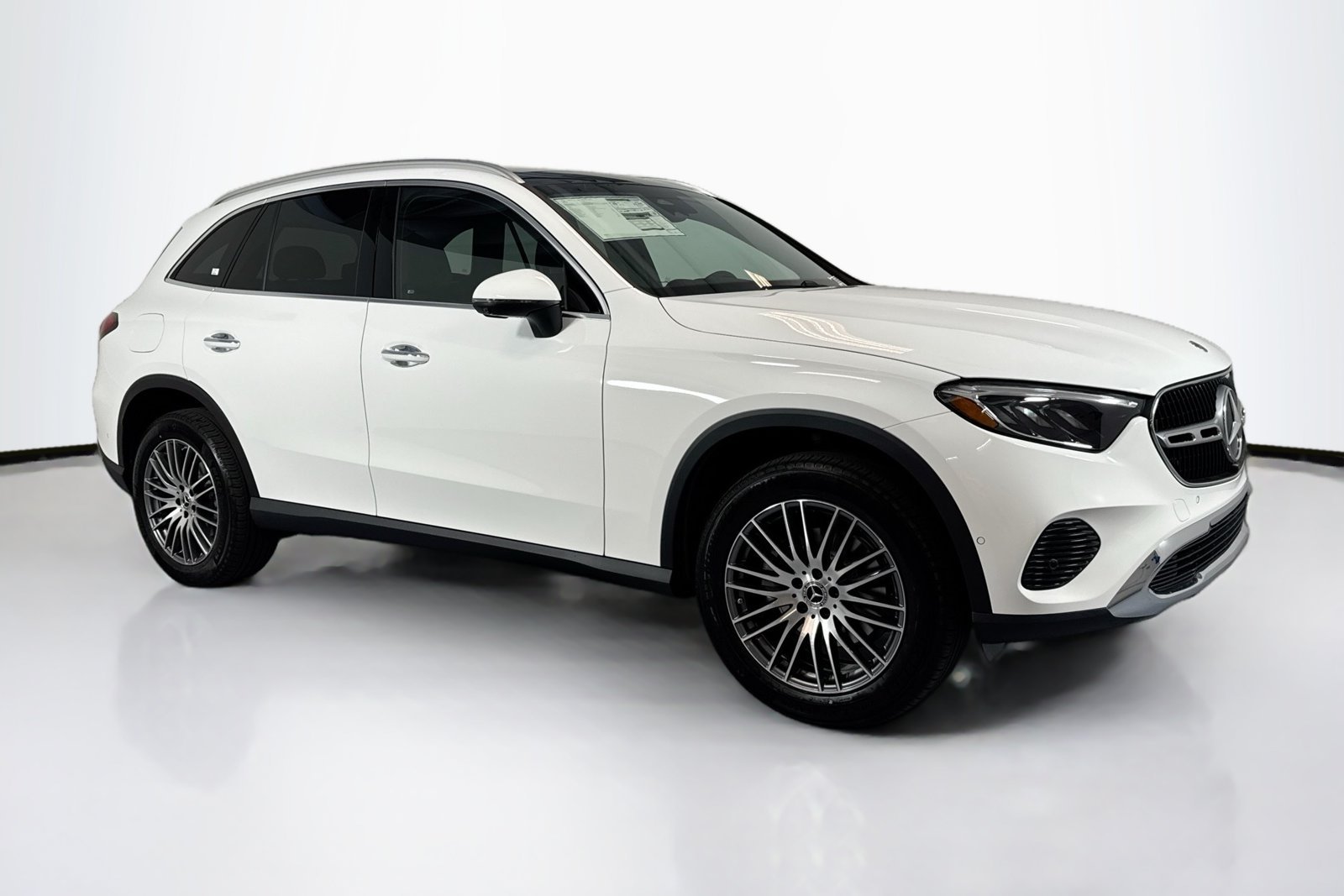 New 2026 Polar White Mercedes-Benz GLC 300 image 3