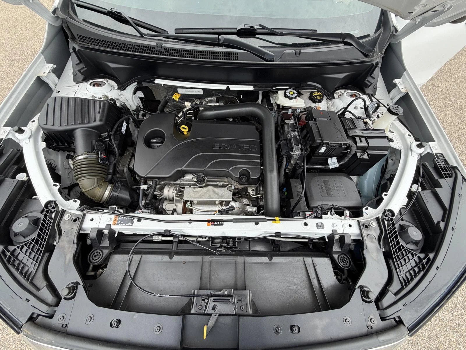 Used 2024 Summit White GMC Denali image 21