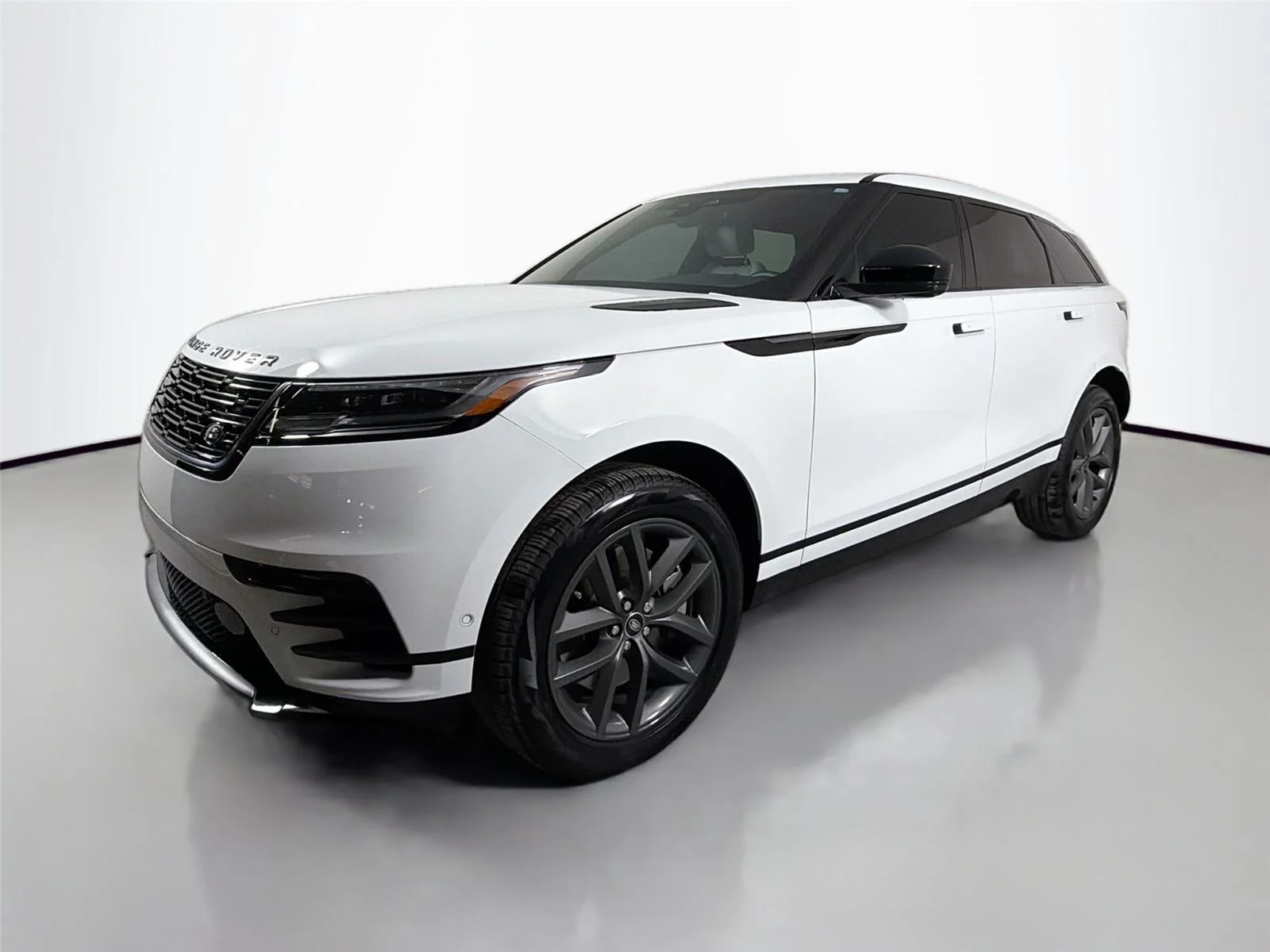 2026 Land Rover Range Rover Velar P250 Dynamic SE's photo