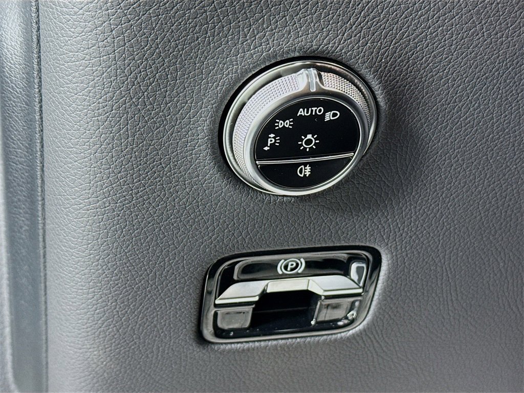 2025 Mercedes-Benz GLC Base - Photo 45