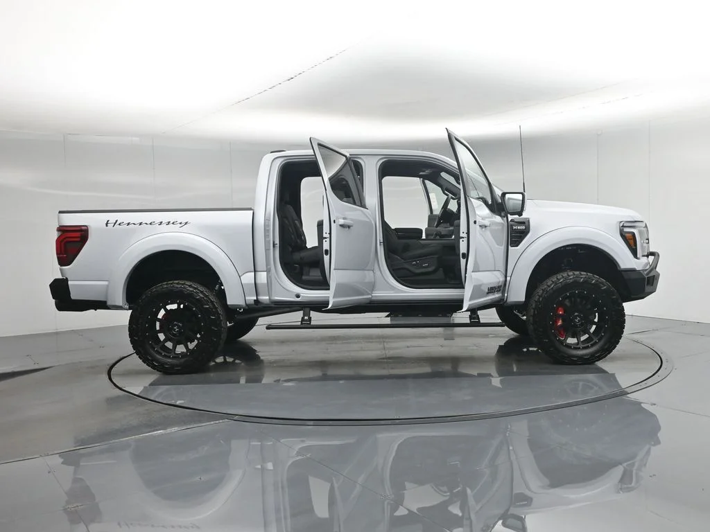 New 2025 White Ford Lariat image 4