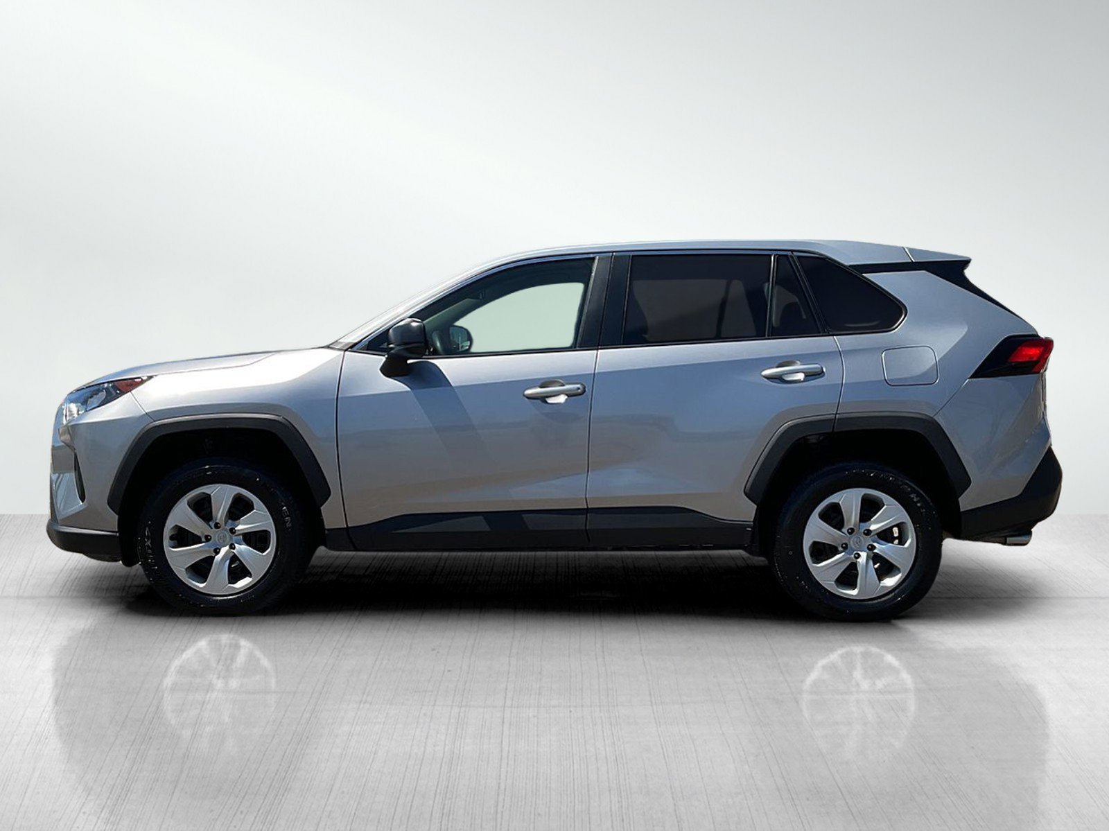 Used 2022 Toyota RAV4 LE with VIN 2T3F1RFV5NW269709 for sale in Brainerd, Minnesota