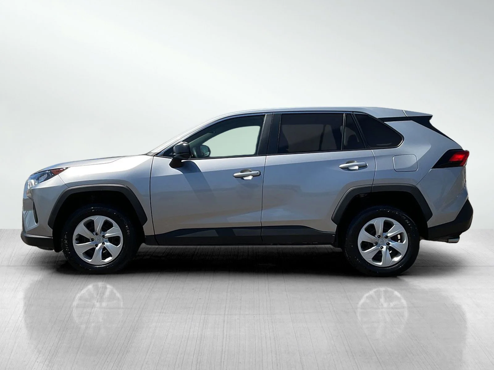 Used 2022 Toyota RAV4 LE with VIN 2T3F1RFV5NW269709 for sale in Brainerd, Minnesota