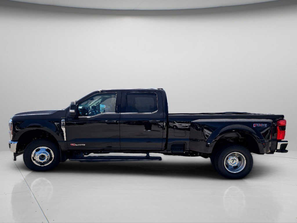 New 2026 Agate Black Metallic Ford LARIAT image 24