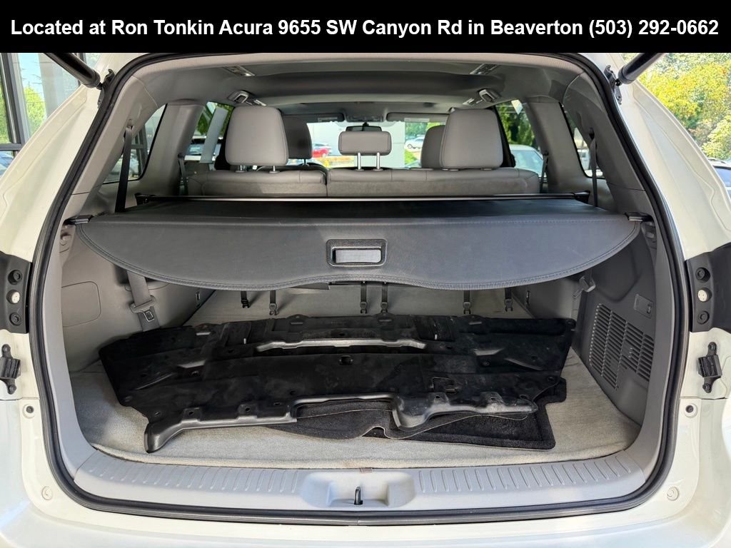 Used 2016 Blizzard Pearl Toyota XLE V6 image 10