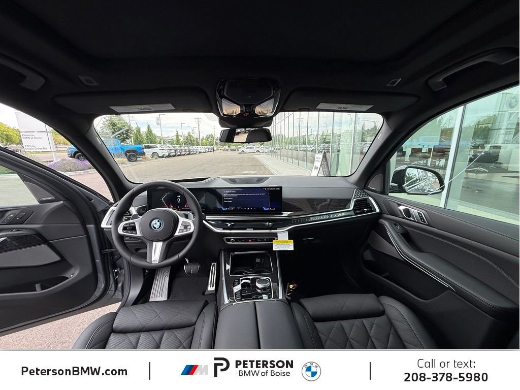 New 2026 Skyscraper Grey Metallic BMW xDrive50e image 22