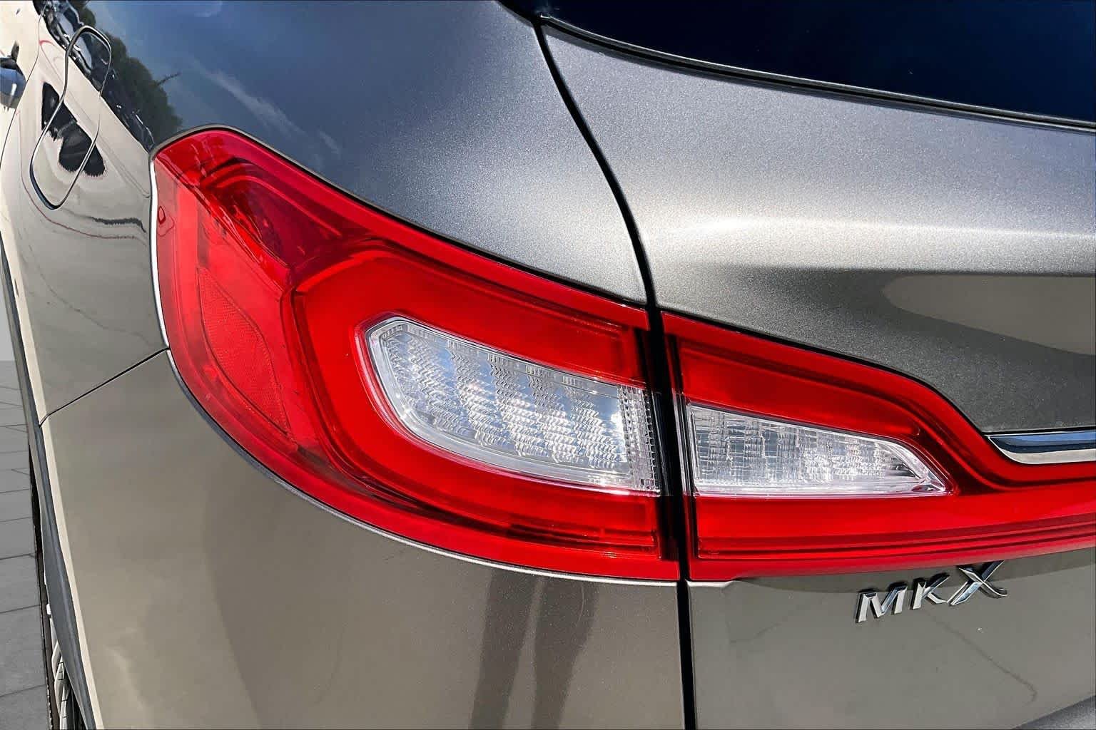Used 2016 Luxe Lincoln Reserve image 26