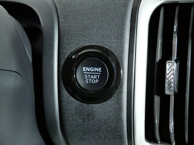 Used 2025 Gray Ford Active image 26