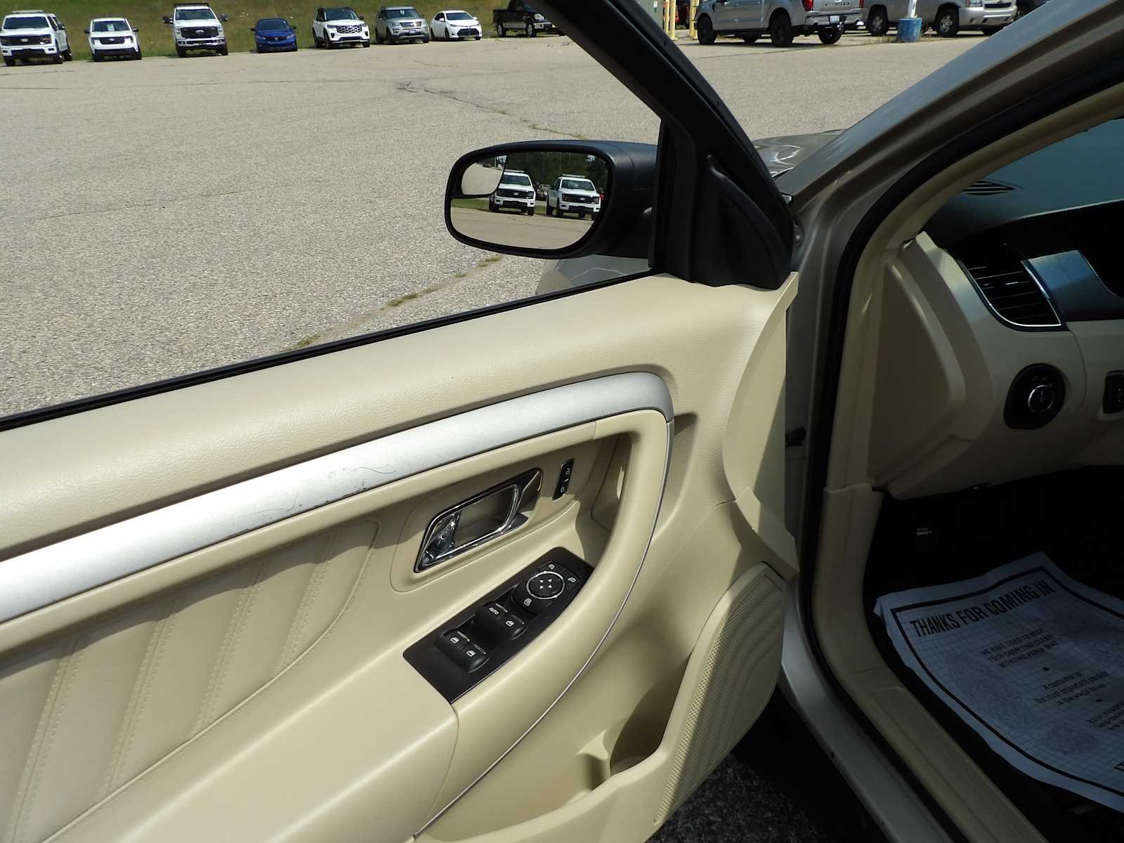 Used 2018 White Gold Metallic Ford SE image 9