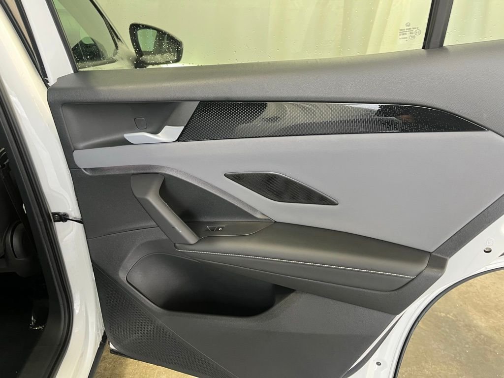 New 2026 White/off-white Volkswagen 2.0T SE image 24