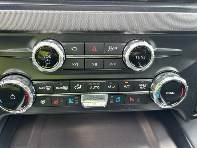 New 2026 Carbonized Gray Metallic Ford F-250® Platinum® image 26