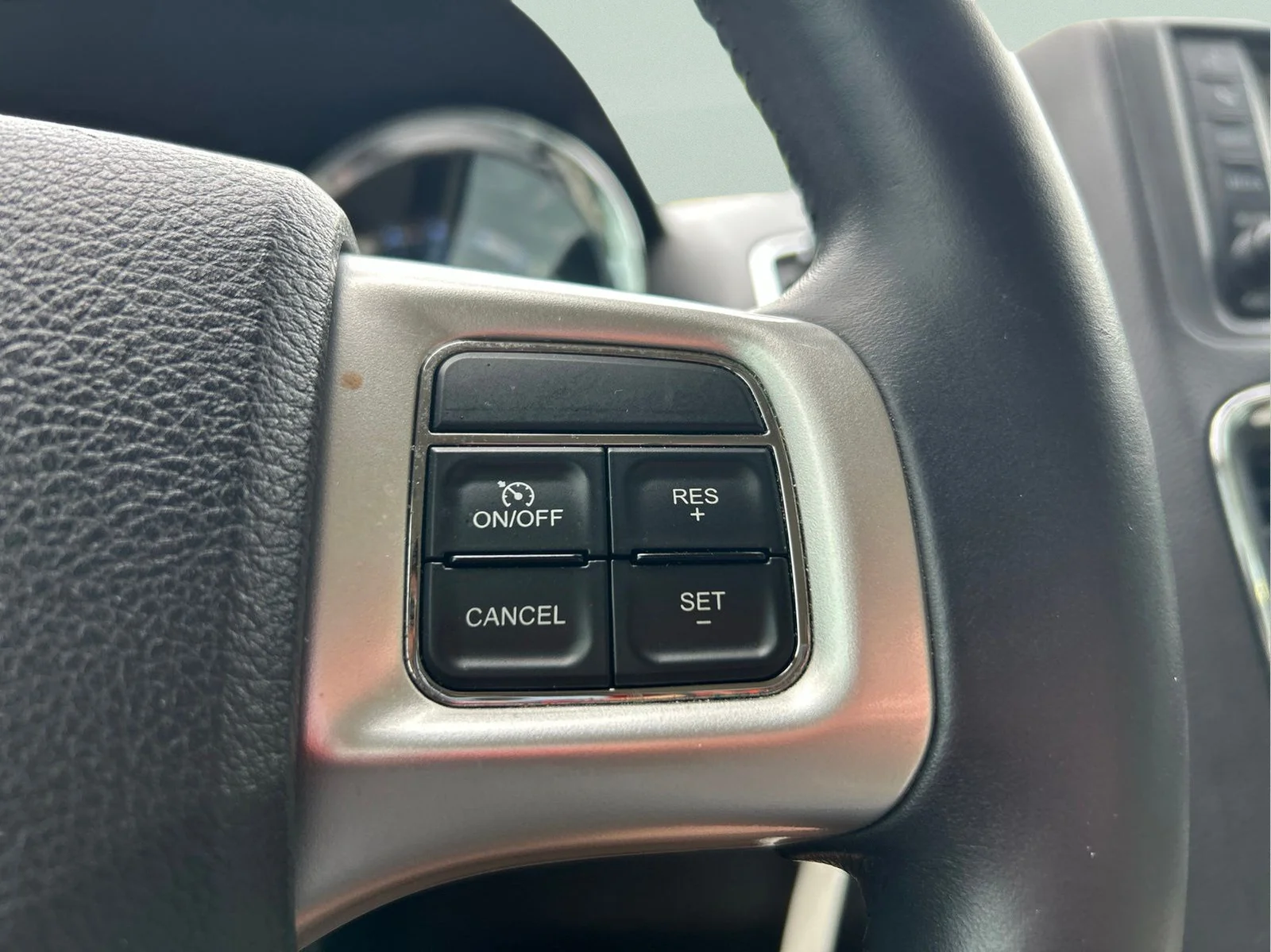 Used 2013 Stone White Dodge SXT image 16