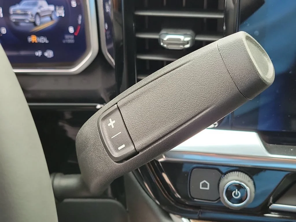 New 2026 Sterling Gray Metallic Chevrolet LT (2FL) image 17
