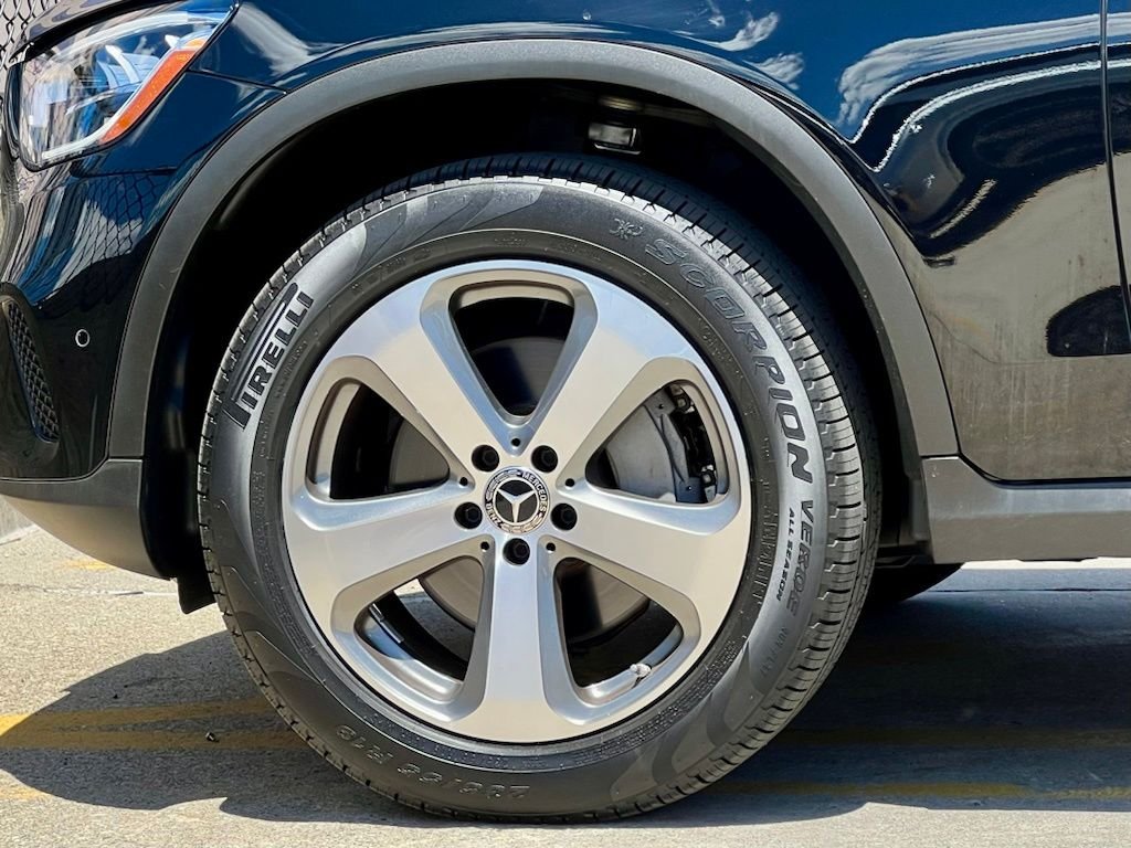 Certified Used 2022  Mercedes-Benz GLC 300 image 12