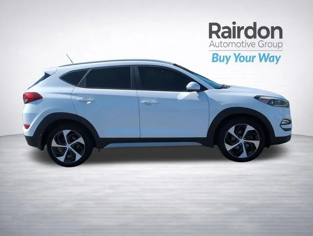 Used 2017 Dazzling White Hyundai Sport image 8