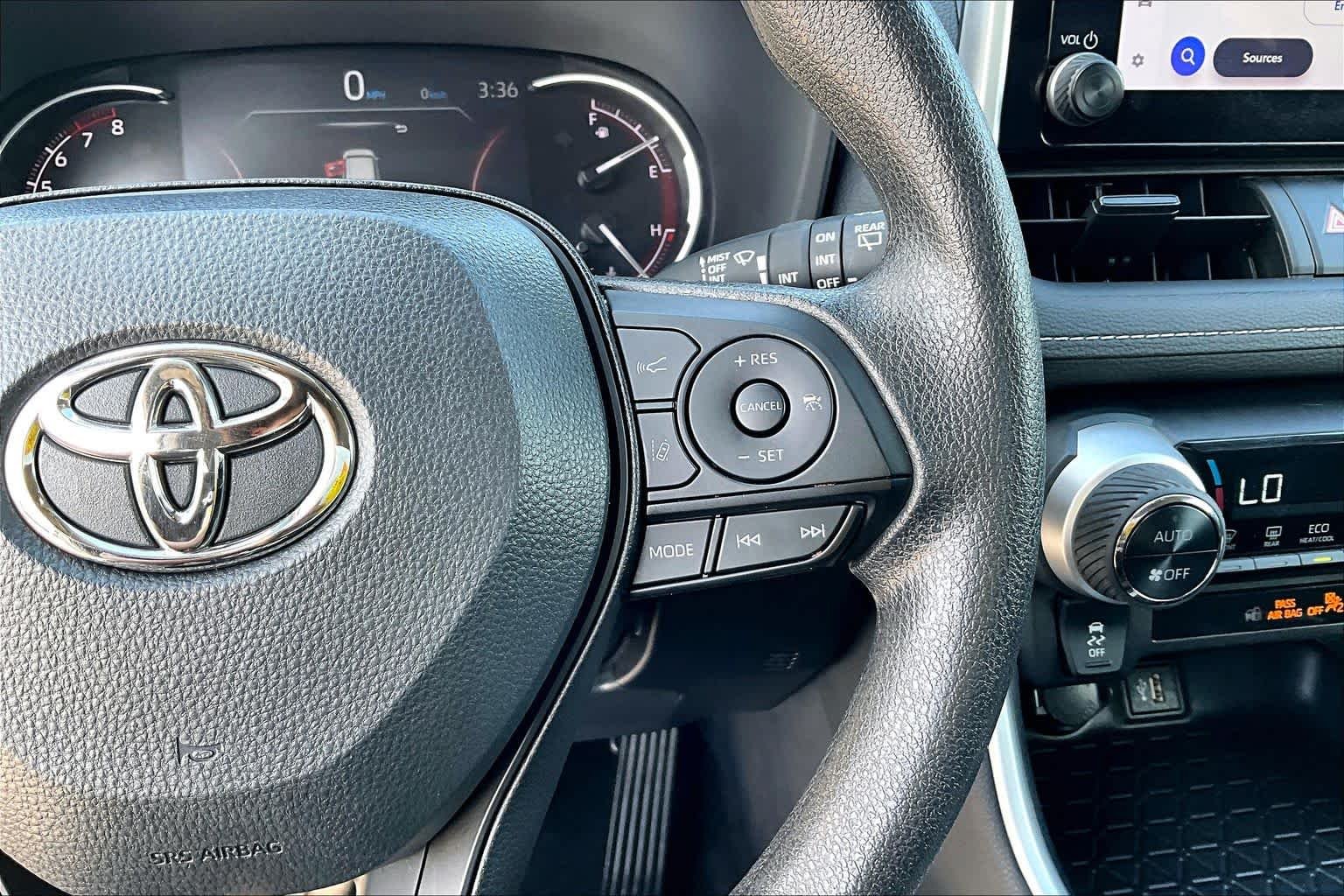 Used 2025 Ice Cap Toyota XLE image 25