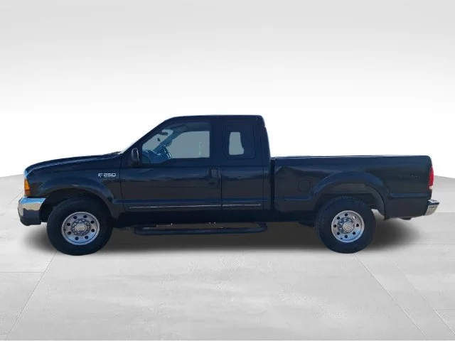 Used 2000 Black Ford  image 4