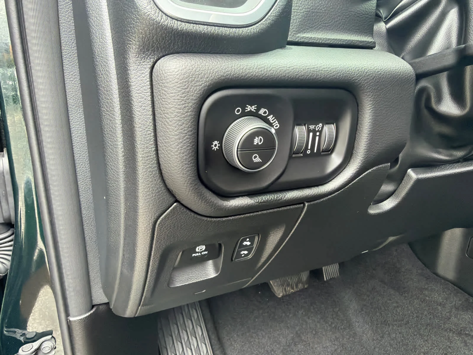 New 2026 Serrano Green Metallic Ram Laramie image 19