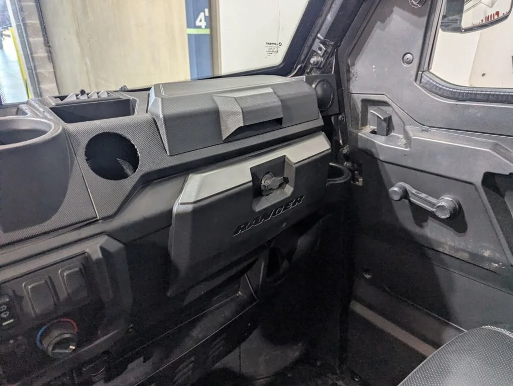 Used 2023 BLUE Polaris Premium image 9