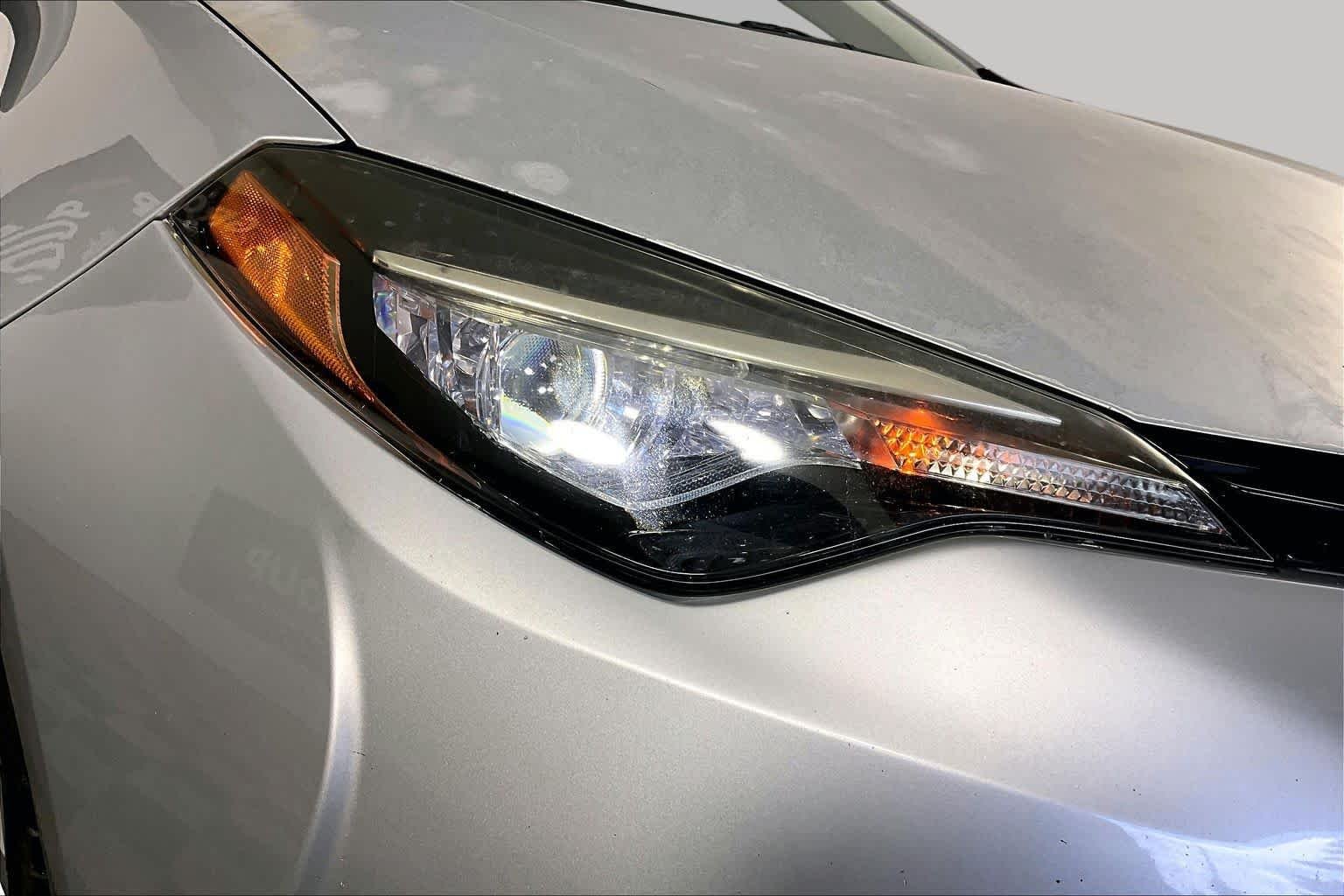 Used 2017 Classic Silver Metallic Toyota L image 25