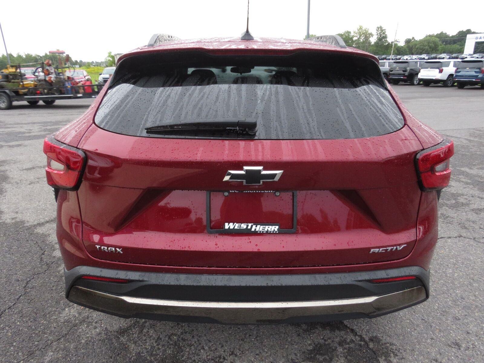 Used 2024 Crimson Metallic Chevrolet ACTIV image 10