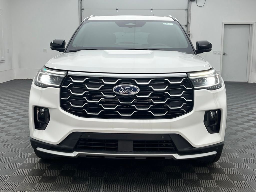 New 2026 White Ford Platinum image 17